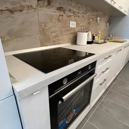 Appartement C-entral With Private Parking