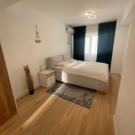 Apartamento C-entral With Private Parking *