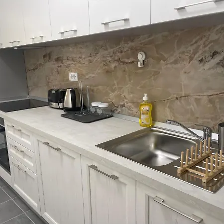 C-entral With Private Parking