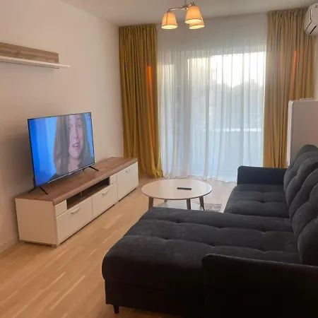 Apartment C-entral With Private Parking