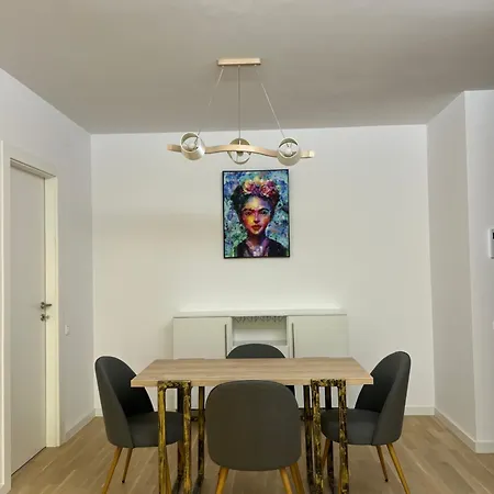 C-entral With Private Parking