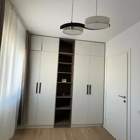 C-entral With Private Parking