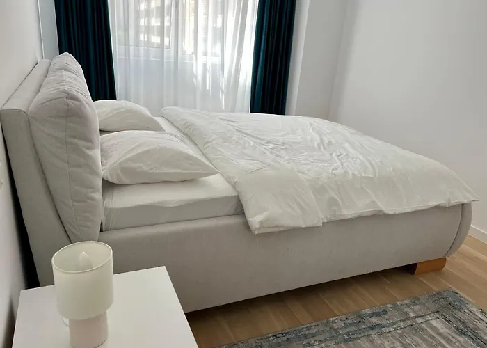 C-entral With Private Parking *