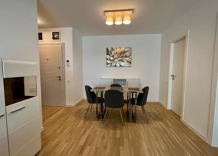 C-entral With Private Parking Бухарест