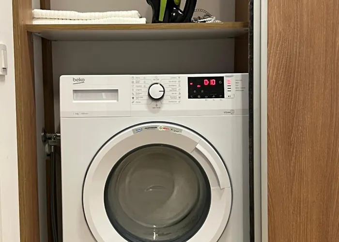 C-entral With Private Parking 公寓