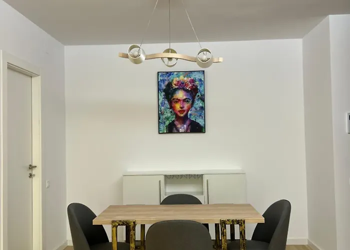 C-entral With Private Parking