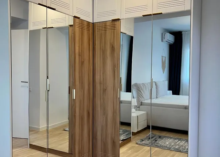 C-entral With Private Parking Апартаменти *