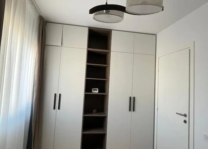 C-entral With Private Parking