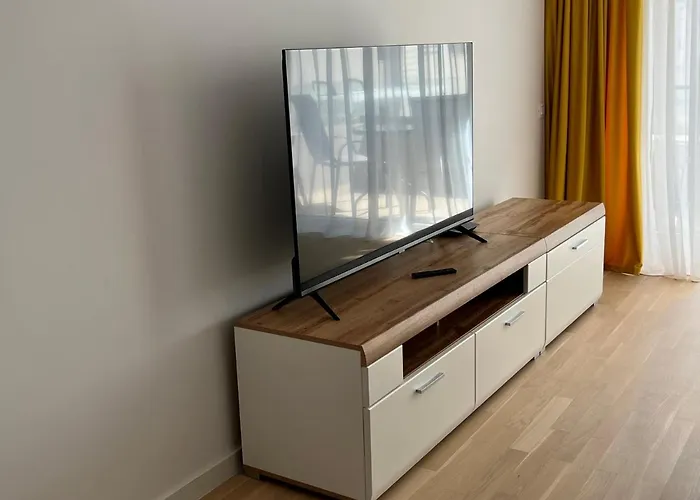 C-entral With Private Parking Apartment