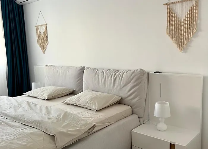 Apartment C-entral With Private Parking