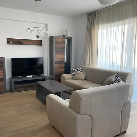 C-entral With Private Parking